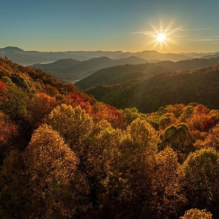 Elk & Embers Mountain Hideaway Hotel Waynesville Bagian luar foto