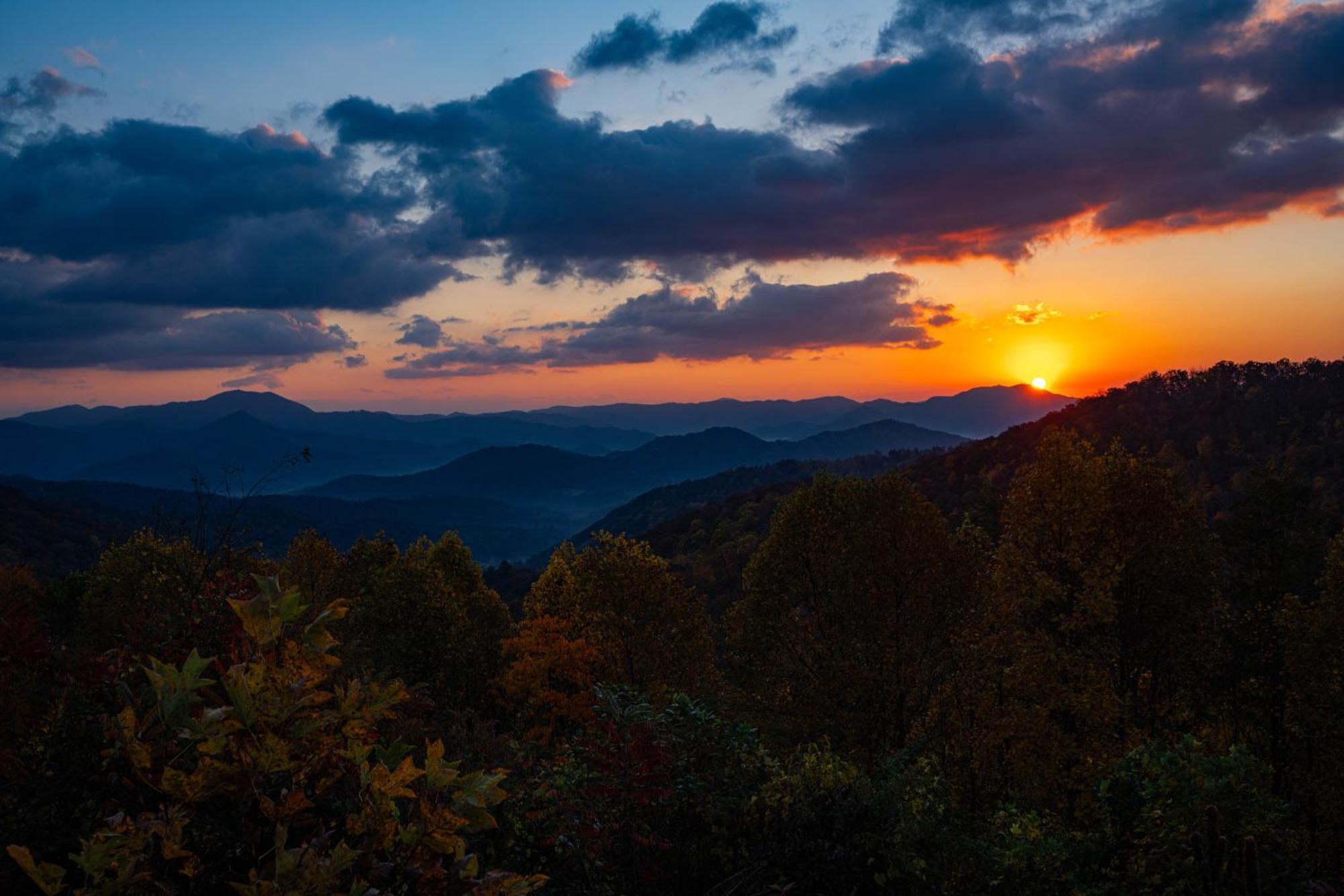 Elk & Embers Mountain Hideaway Hotel Waynesville Bagian luar foto