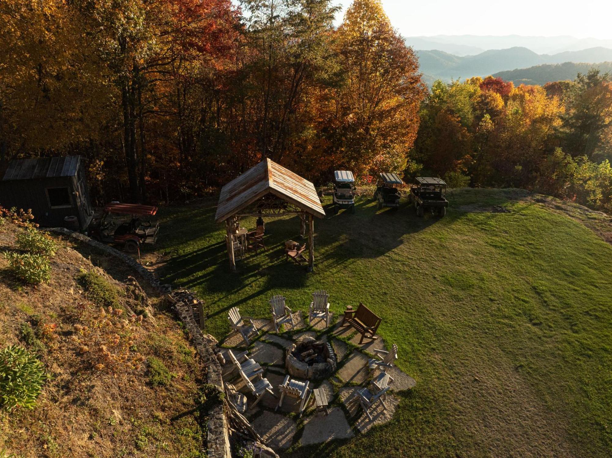 Elk & Embers Mountain Hideaway Hotel Waynesville Bagian luar foto