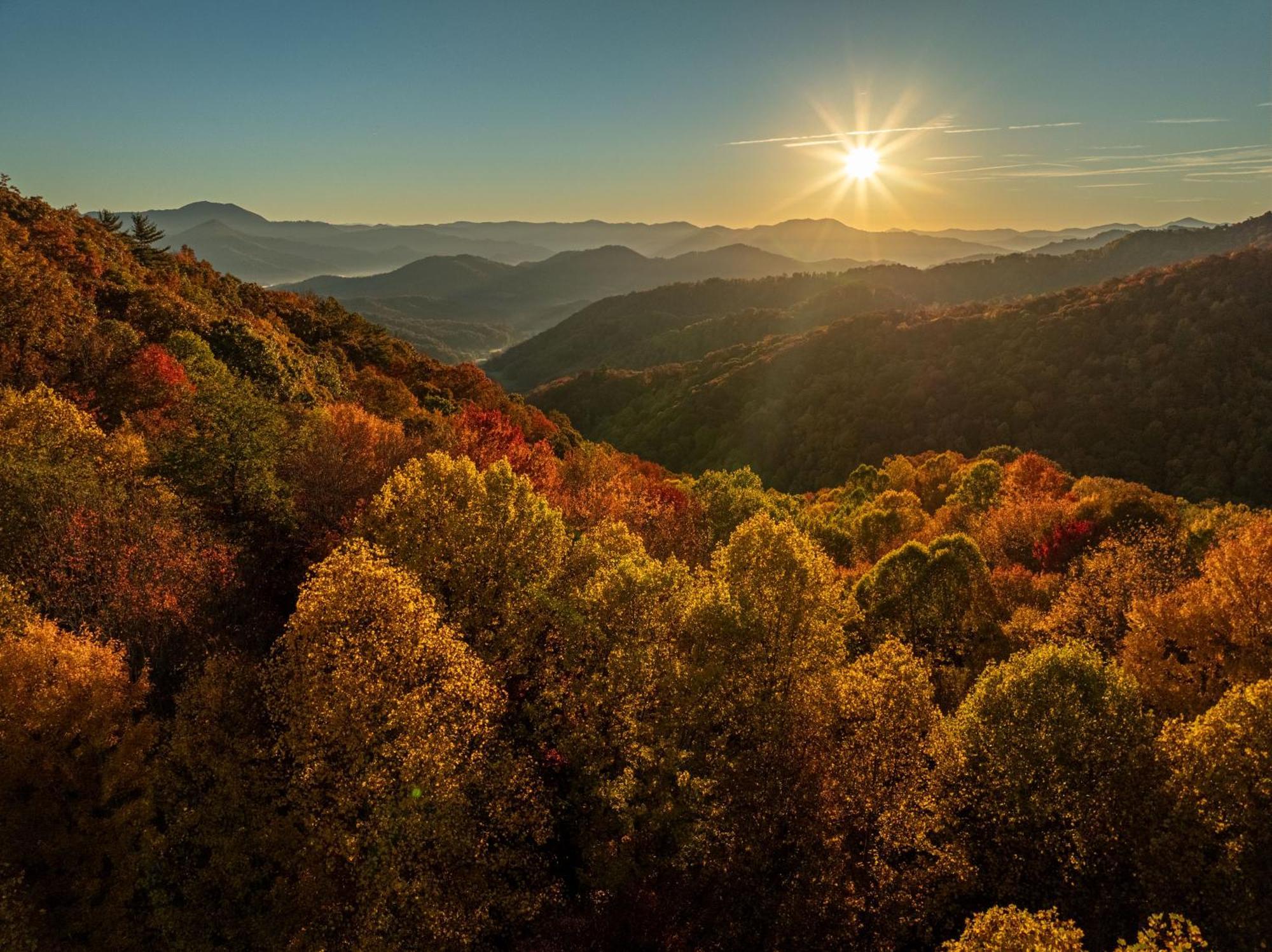 Elk & Embers Mountain Hideaway Hotel Waynesville Bagian luar foto